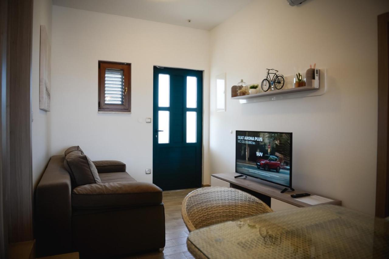 Apartment Markioli Povlja  Eksteriør billede
