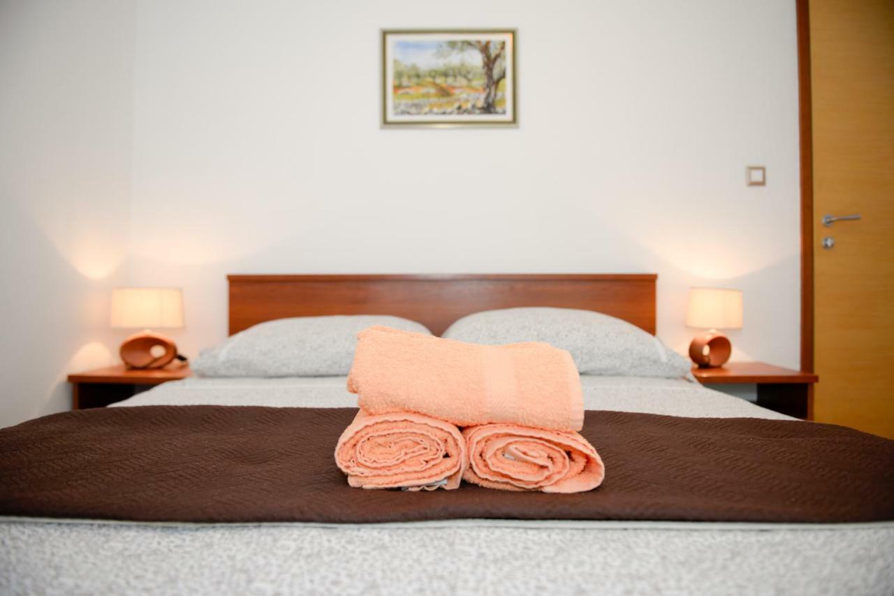 Apartment Markioli Povlja  Eksteriør billede