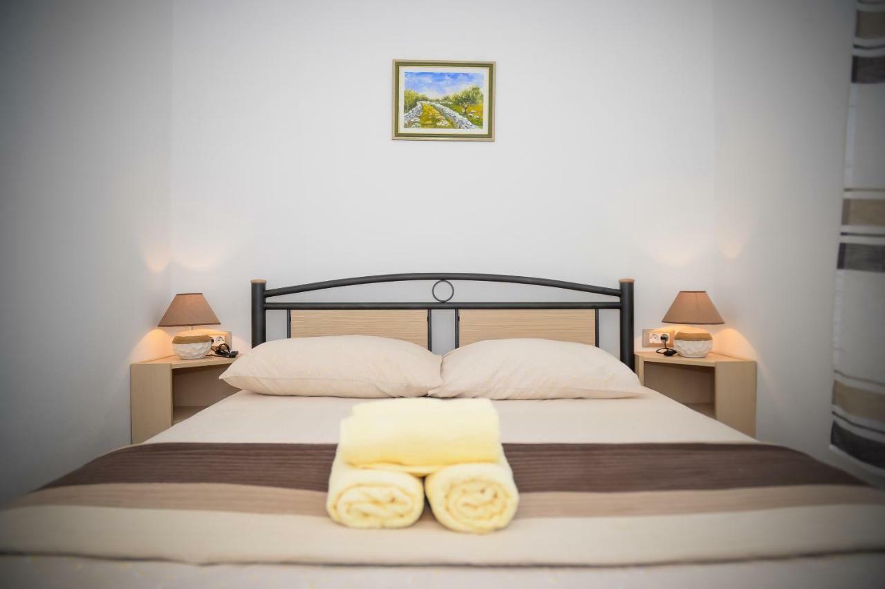 Apartment Markioli Povlja  Eksteriør billede